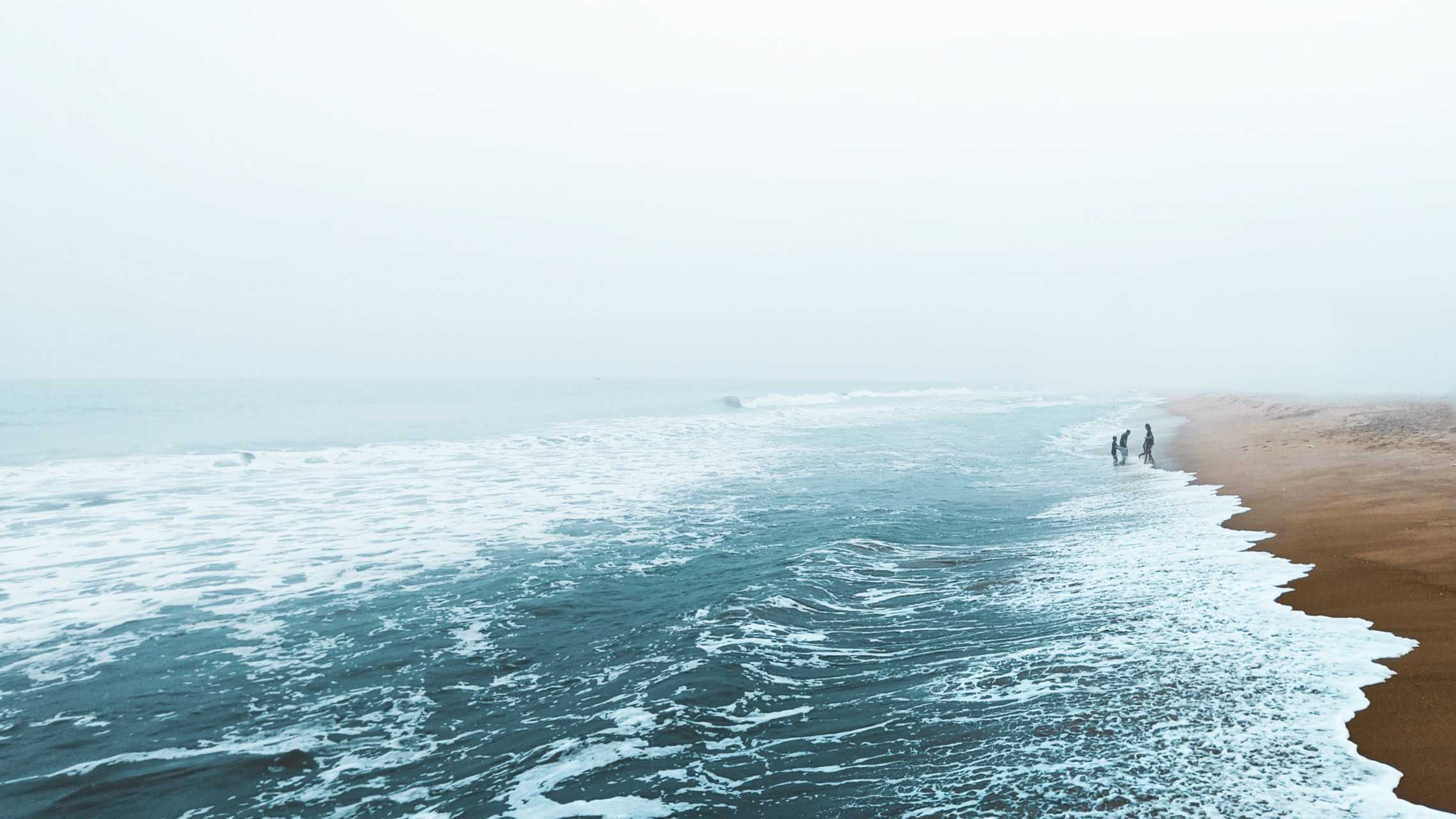 https://unsplash.com/@grovemade